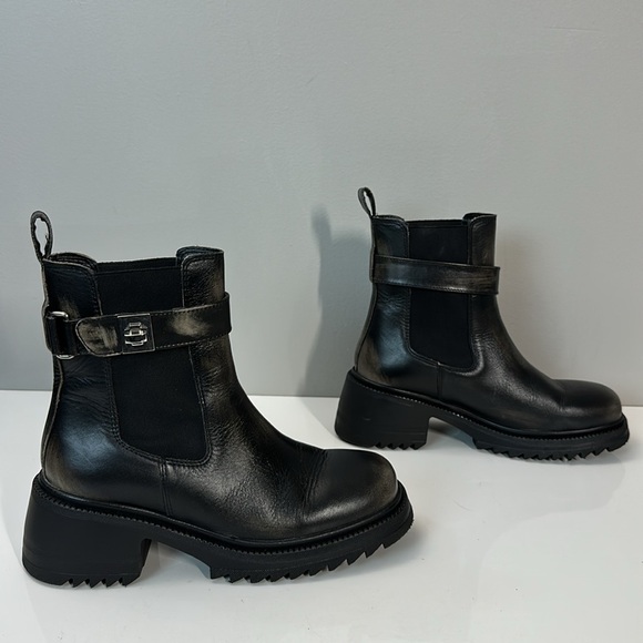 Steve Madden Gates Booties in Black Distressed Size 9.5 - Picture 2 of 15